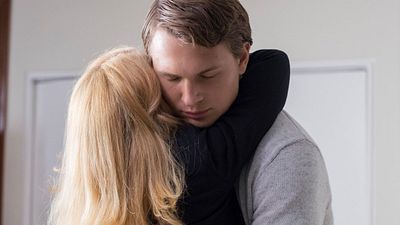 bild aus der news Deutscher Trailer zu "Jonathan": Ansel Elgort spielt eine ganz besondere Doppelrolle
