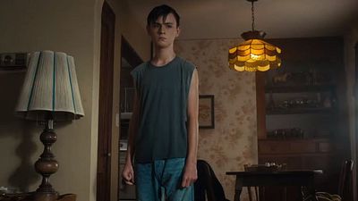 bild aus der news "Stand By Me" mit Springmessern: Erster Trailer zum blutigen Psycho-Thriller "Low Tide"