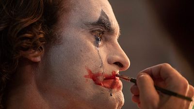 bild aus der news "Joker": Ein neues Bild von Joaquin Phoenix teasert die ungewöhnliche DC-Comicverfilmung