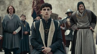 bild aus der news Der finale deutsche Trailer zum Netflix-Historienfilm "The King" mit Timothée Chalamet und Robert Pattinson