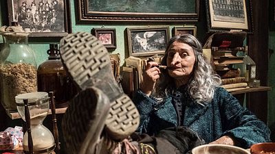 bild aus der news Magie unterm Tannenbaum: Deutsche Trailer zu "Unsere Lehrerin, die Weihnachtshexe"