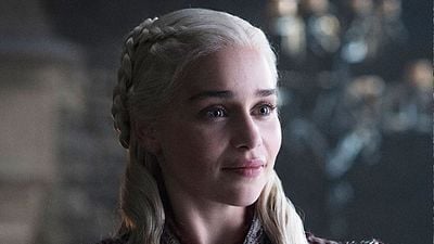 bild aus der news "Game Of Thrones"-Kaffeebecher-Fauxpas: Emilia Clarke enttarnt endlich den Schuldigen
