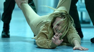 bild aus der news "Der Unsichtbare": Paranoia und Psycho-Horror im neuen Trailer zum Klassiker-Remake