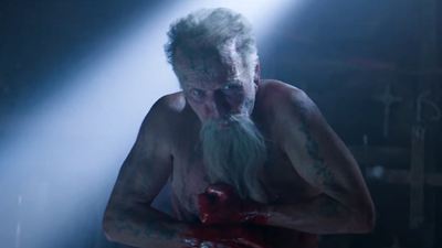 Mit "Saw"-Folterknecht Tobin Bell: Trailer zum Exorzismus-Horror "Belzebuth"