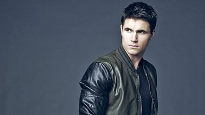 bild aus der news Nach "After Passion" & "After Truth" kommt "Float": Das ist die nächste Teenie-Romanze mit Bad Boy