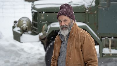 bild aus der news Mel Gibson als Weihnachtsmann mit Knarre: Deutscher Trailer zum abgefahrenen Actionfilm "Fatman"