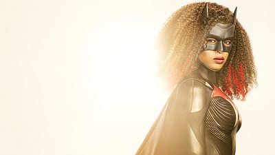 bild aus der news "Batwoman": Erster Trailer zu Staffel 2 zeigt die neue Heldin – und ihr Batmobil!