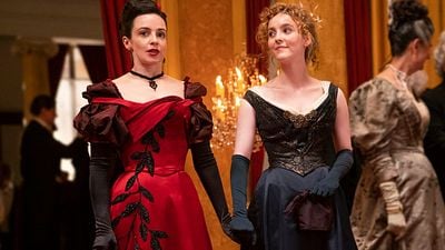 bild aus der news "The Nevers": Im Trailer zur neuen HBO-Fantasy-Serie trifft "Bridgerton" auf "Winx" – zumindest auf den ersten Blick