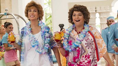 bild aus der news Die "Brautalarm"-Macherinnen parodieren "Stranger Things": Trailer zu "Barb And Star Go To Vista Del Mar"