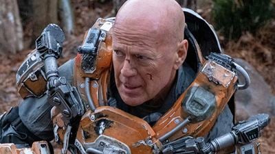 Deutscher Trailer zum Sci-Fi-Actioner "Cosmic Sin": Frank Grillo kämpft gegen Aliens und Bruce Willis pennt dabei fast ein