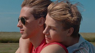 bild aus der news Der deutsche Trailer zu "Sommer 85" mit einer Ferien-Romanze und viel 80er-Charme