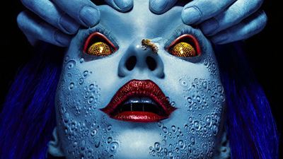 Poster zu "American Horror Stories" enthüllt: Eine der gruseligsten Figuren der Mutterserie ist auch im Spin-off dabei!