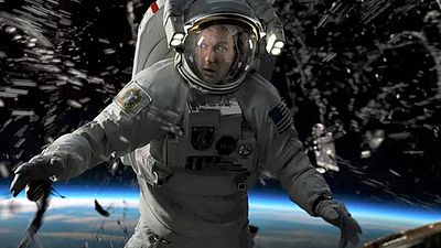 bild aus der news Die bisherigen Trailer waren nur Vorspiel: Im neuen Trailer zum Sci-Fi-Kracher "Moonfall" geht der Spaß so richtig los