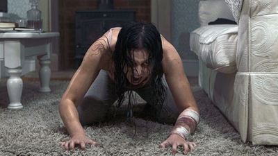 Was treibt der Kerl in unserer Küche? Trailer zum Exorzismus- und Dämonen-Horror "The Last Rite"