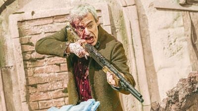 Blutiges Survival-Kino ausschließlich im Dixi-Klo: Trailer zur total abgefahrenen Horror-Komödie "Ach du Scheiße!"