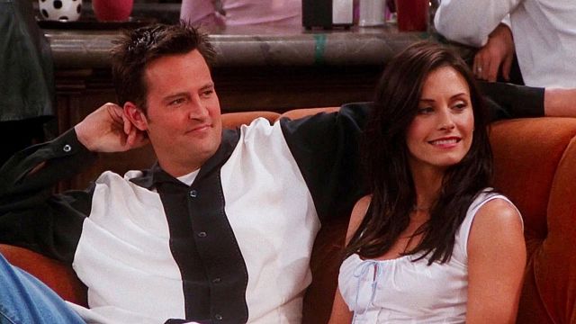 bild aus der news "Friends”-Macher wollten Chandler und Monica auseinanderbringen – doch Matthew Perry konnte das gerade noch verhindern!