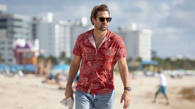 bild aus der news Für Fans von "Magnum" und "Castle": Der Trailer zu "RJ Decker" verspricht richtig coole Crime-Action!