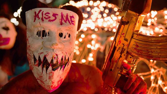 bild aus der news Mit Stars aus "Top Gun: Maverick" und "Phantastische Tierwesen": Wird das die lüsterne Antwort auf "The Purge"?