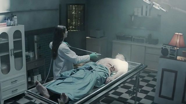 bild aus der news Konkurrenz für "Return To Silent Hill": Trailer zur Horror-Game-Verfilmung "The Mortuary Assistant" mit "Arrow"-Star