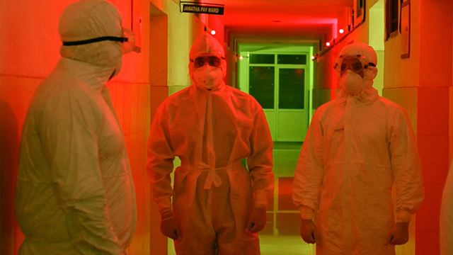 Katastrophen-Thriller nach wahren Begebenheiten: Deutscher Trailer zu "Virus - Unsichtbarer Tod"