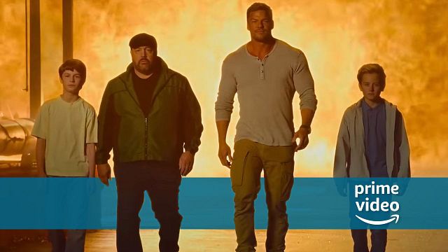 bild aus der news Action-Spaß neu & exklusiv auf Amazon Prime Video: "Reacher"-Star Alan Ritchson und Kevin James lassen es krachen!