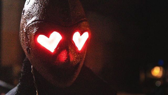 bild aus der news Der romantischste Tag des Jahres wird blutig: Im Trailer zu "Heart Eyes" metzelt ein Killer glückliche Pärchen