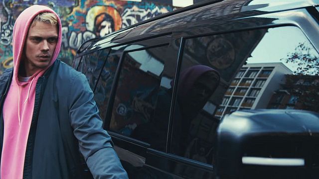 bild aus der news Fieser als Hannibal Lecter? Im schockierenden Trailer zum Thriller "Locked" quält Anthony Hopkins einen "Nosferatu"- & "ES"-Star