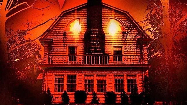 bild aus der news Hier trifft Spukhaus-Grusel auf Hai-Horror: Mehr Trash als im Trailer zu "Amityville Shark House" geht kaum