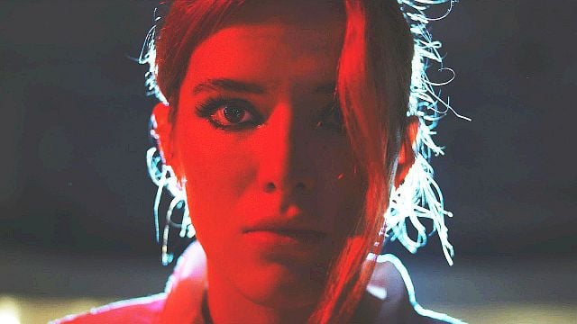 bild aus der news Bella Thorne als serienmordender Racheengel: Trailer zum blutig-düsteren Horrorthriller "Saint Clare"