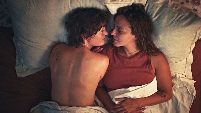 bild aus der news Pures Schauspielkino! Berührender Trailer zu "Love Me Tender" mit "Monster: Die Geschichte von Ed Gein"-Star