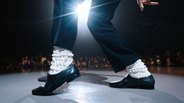 bild aus der news Auch in "Michael" wird penibel drauf geachtet: Darum trug Michael Jackson immer weiße Socken!