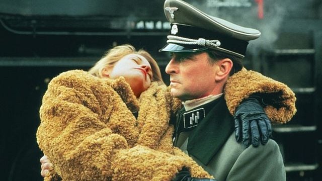 bild aus der news Streaming-Tipp: Michael Douglas und Liam Neeson in einem Zweiter-Weltkriegs-Thriller, den heute kaum noch jemand kennt - leider!