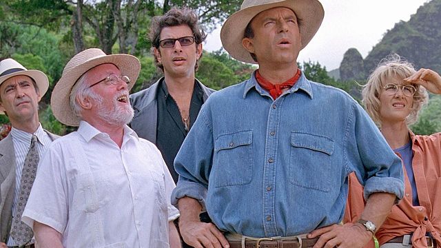 bild aus der news "Es kotzt mich an": "Jurassic Park"-Star musste für einen seiner besten Filme das Studium schmeißen – heute ist er Pflichtprogramm!