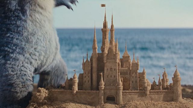 bild aus der news 23 Jahre nach dem Original: Im Trailer zu Disneys Realfilm-Remake von "Lilo & Stich" zeigt sich der kleine Alien-Racker in voller Pracht