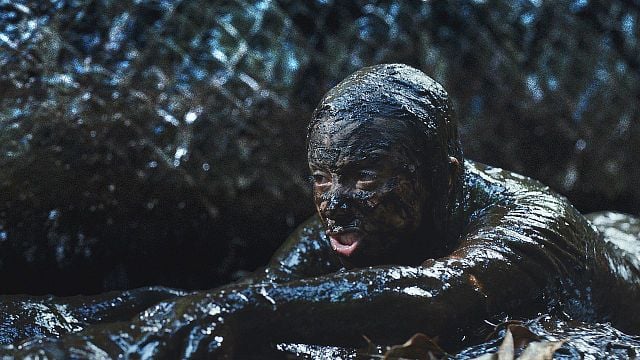 bild aus der news Brutaler Monster-Horror mit "Die Odyssee"-Star: Deutscher Trailer zu "Beware Boiúna" – bald im Kino!