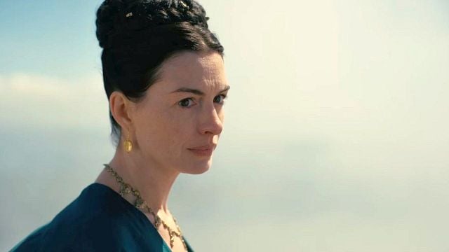 bild aus der news "Die Odyssee"-Regisseur Christopher Nolan hat Anne Hathaway mit nur einem einzigen Wort zum Heulen gebracht: Sie hat es sogar in ihr Tagebuch geschrieben