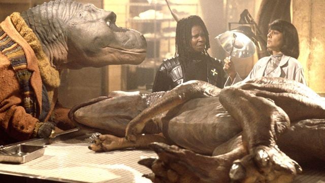 In diesem 90er-Jahre-Flop geht ein Oscar-Star mit einem sprechenden Dinosaurier auf Streife: Der Film brach sogar einen Rekord