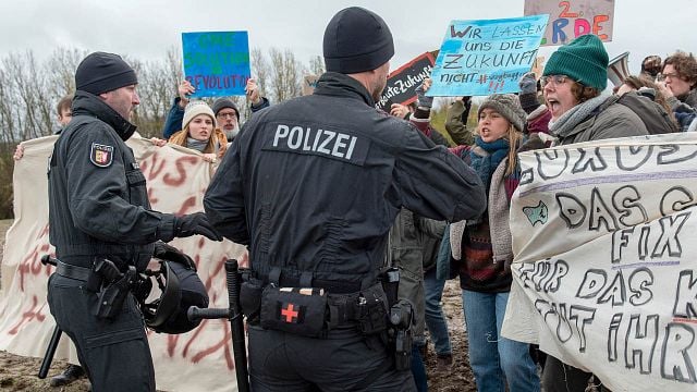bild aus der news Heute Abend läuft ein Film im TV, der knapp 8 Millionen Menschen begeisterte und eine der größten Gefahren unserer Zeit behandelt