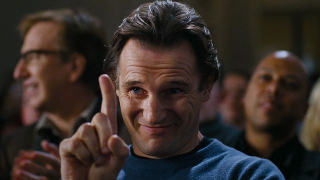 bild aus der news Gleich bei 2 Streamingdiensten neu: Ein ultimativer Weihnachts-Klassiker mit Liam Neeson – jetzt könnt ihr perfekt in die Feiertage starten