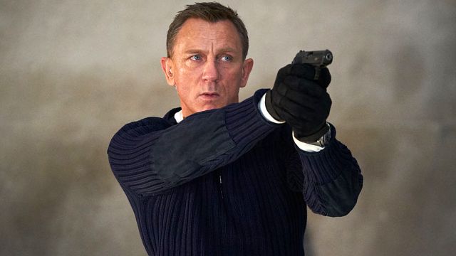 bild aus der news "Emily In Paris"-Star als nächster James Bond? Das steckt hinter den neuesten 007-Gerüchten