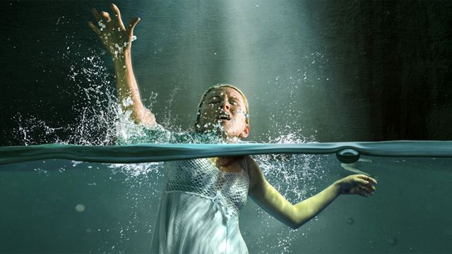Das Grauen lauert im Wasser: Schauriger Trailer zum Monster-Horror-Schocker "The Tank"