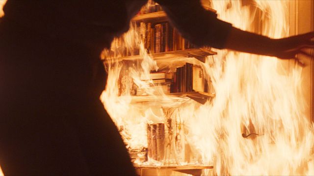 bild aus der news Exklusive Trailer-Premiere: Im schwarzhumorigen Paranoia-Thriller "Hysteria" läuft nach einem niedergebrannten Koran alles aus dem Ruder!