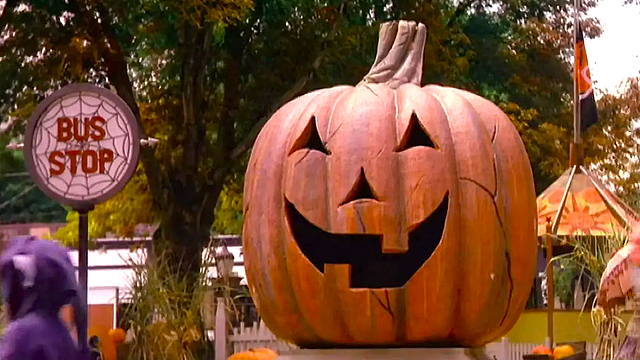 bild aus der news Dieser Grusel-Kult ist perfekt, um mit der ganzen Familie die Halloween-Saison einzuläuten: Heute Abend läuft er im TV!