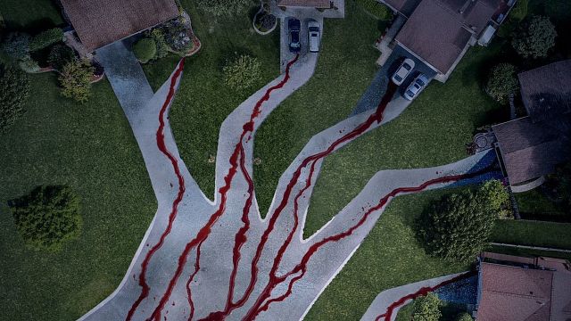 bild aus der news Eine Horror-Legende meldet sich nach 13 Jahren zurück: Erster Trailer zur True-Crime-Serie "John Carpenter's Suburban Screams"