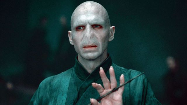 bild aus der news So muskulös haben wir den "Harry Potter"-Bösewicht noch nie gesehen: Erste Bilder zu "The Return" mit Ralph Fiennes