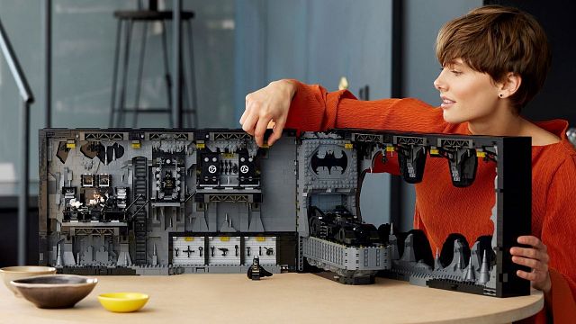 bild aus der news Gigantisches neues Batman-Set von Lego: Holt euch die über einen Meter (!) große Bathöhle ins Wohnzimmer
