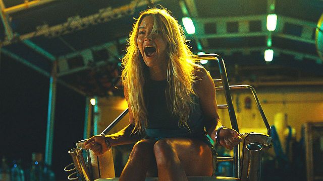 bild aus der news Hai-Horror trifft Serienkiller-Thriller: Deutscher Trailer zu "Dangerous Animals" mit Stars aus "Yellowstone" und "Terminator"