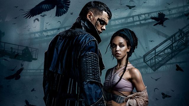 "The Crow": Das Ende erklärt – was passiert mit Bill Skarsgårds Eric Draven und FKA Twigs' Shelly?