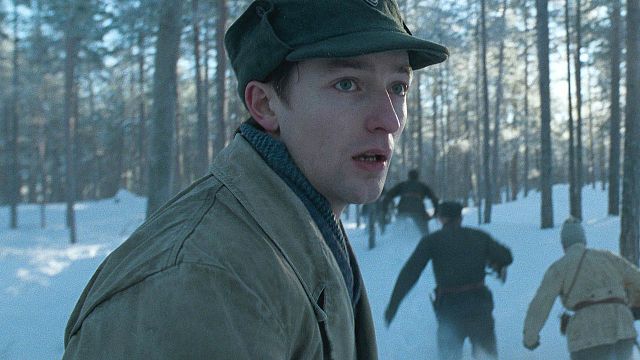 bild aus der news Mann kündigte seinen Job und googelte "Wie schreibt man einen Film?" – 5 Jahre später wird sein Kriegsfilm bei Netflix gefeiert!