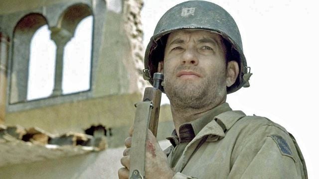 bild aus der news "Ein unglaubliches Werk": Das ist für Tom Hanks der beste Film über den Zweiten Weltkrieg – und es ist nicht "Der Soldat James Ryan"!